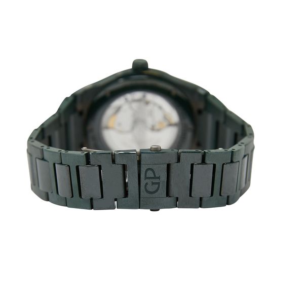 Girard Perregaux Laureato 81005-32-3080-1CX